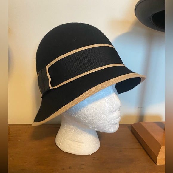 Black and tan wool cloche flapper hat in size M/L - Picture 5 of 10